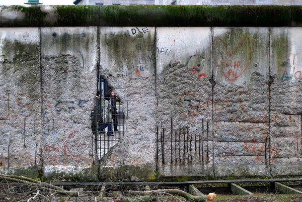 berlin_wall.jpg