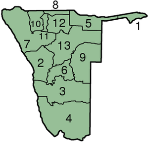 В 1977—1992 гг. Намибия делилась на 26 округов. В августе 1992 г. округа были реорганизованы в 13 областей (regions), которые в свою очередь делятся на 102 (избирательных) округа (constituencies).