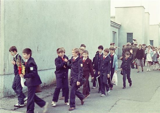 Советские школьники-ученики средней школы № 1, 1 сентября 1985 г.
