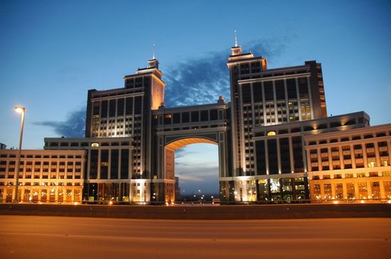 Здание национальной нефтяной компании КазМунайГаз