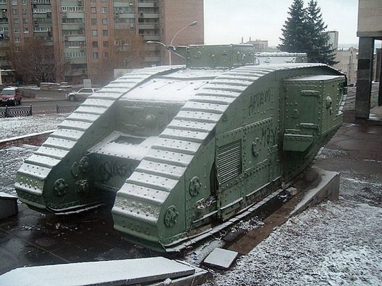 Луганск. Англ. танк Mark V 1919