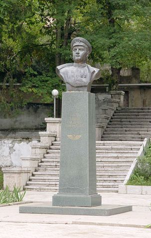 Памятник Нельсону Степаняну в Шуше