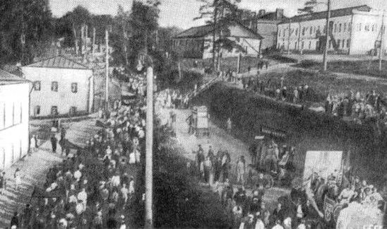 Майская демонстрация в посёлке Баньки