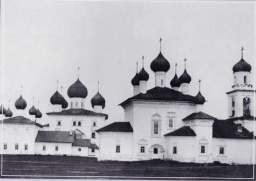 Благовещенская (Торговая) площадь Каргополя на фотографии 1901 года