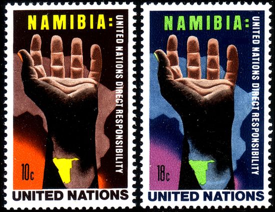 Серия почтовых марок ООН, выпущенная для Намибии в 1975 году (Скотт: Нью-Йорк #263 и #264, Женева #53 и #54)