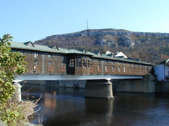 Покрытый мост на реке Осым
