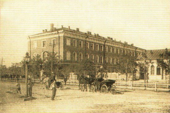 Театральная площадь в Елисаветграде, начало XX века