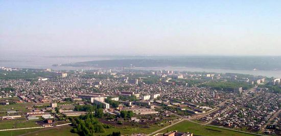 Панорама Бердска. Вид на центральную часть города, Бердский залив и Обское море.