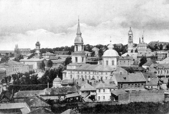 Церковь на Флоровской улице (ныне улица Радищева) была построена в 1779—1781 годах. Закрыта и взорвана в 1935.