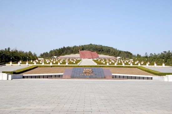 Мемориальное кладбище революционеров на горе Тэсон