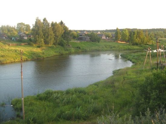 Пруд на реке Каменке (западная окраина посёлка)