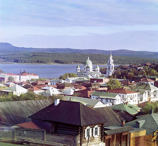 Златоуст в 1909 году (на заднем плане Свято-Троицкий собор). Фотография С. М. Прокудина-Горского.