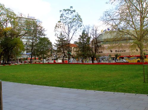 Городской парк и площадь Крайине