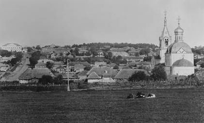 Керенск в конце XIX века. Справа Богоявленская церковь. Слева вдали здание присутственных мест