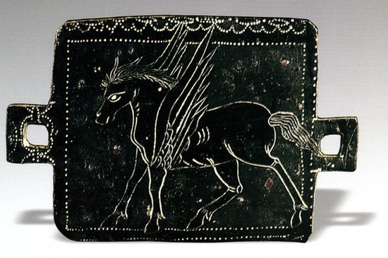 Бронзовый парфянский поднос с изображением Пегаса (из раскопок в Месджид-э-Солейман)
