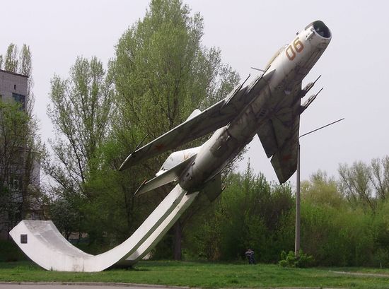 Памятник лётчикам 10-й гвардейской воздушно-десантной дивизии