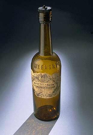 Бутылка из-под бурбона, XIX век. Одна треть всего бурбона в мире производится в Луисвилле