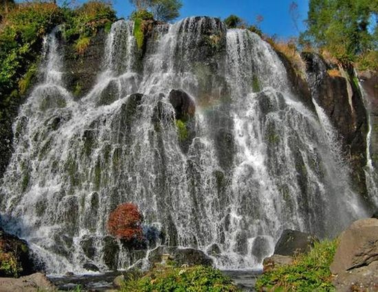 Шакинский водопад близ Сисиана