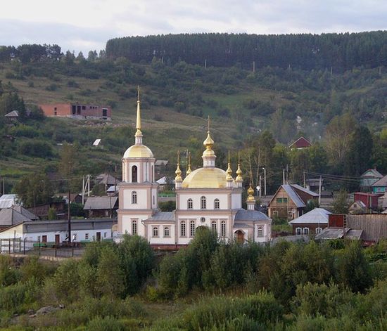 церковь в посёлке