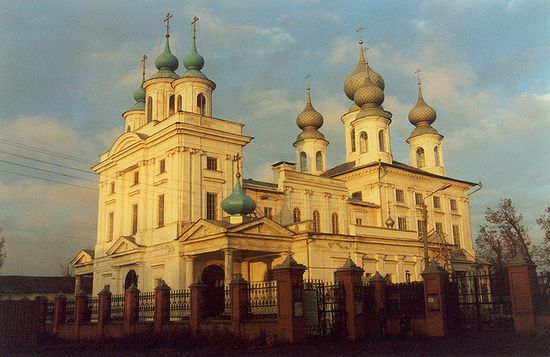 Николо-Шартомский монастырь с собором допетровского времени — один из крупнейших в Верхневолжье по числу насельников