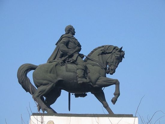 Памятник Суворову возле города Фокшаны