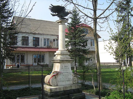 Памятник героям-куруцам, павшим в 1703 г. в с. Долгое Иршавского района Закарпатской области