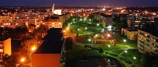 Панорама города вечером. Сербинув — самый обширный микрорайон Тарнобжега