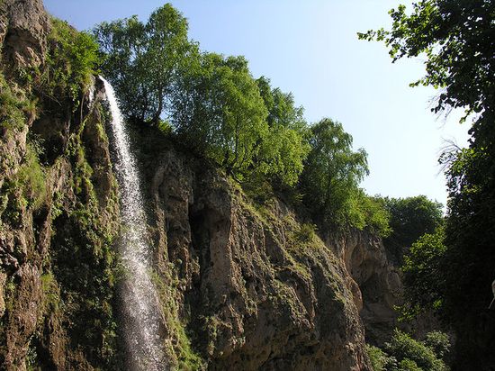 Главный водопад Медовых водопадов.