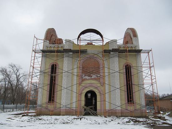 Строящаяся церковь святого цесаревича Алексея