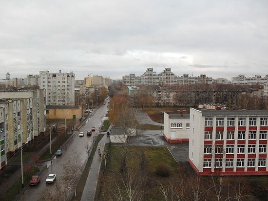 Улица типовой советской застройки.
