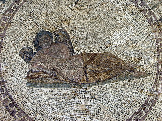 Римская мозаика с изображением бога сна Гипноса