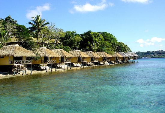 Один из туристических центров Вануату — остров Иририки в бухте Меле недалеко от города Порт-Вила