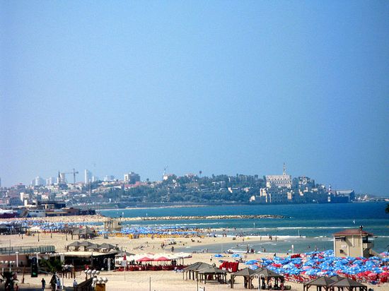 Вид на Старый Яффо с Тель-Авивской набережной