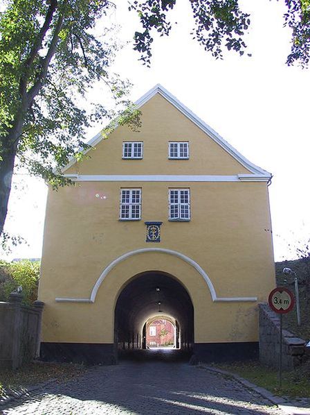 40-метровые ворота Ланнпортен (Landporten) в Нюборге