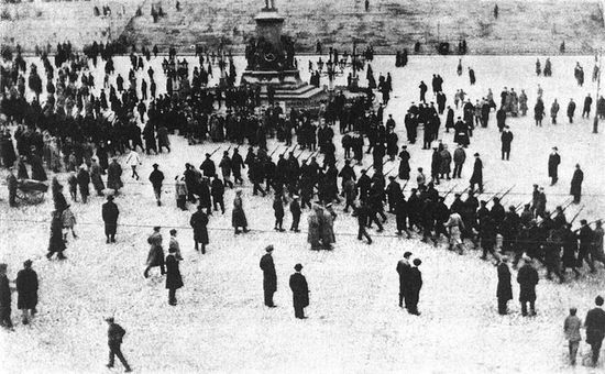 Войска на Сенатской площади. 1918.