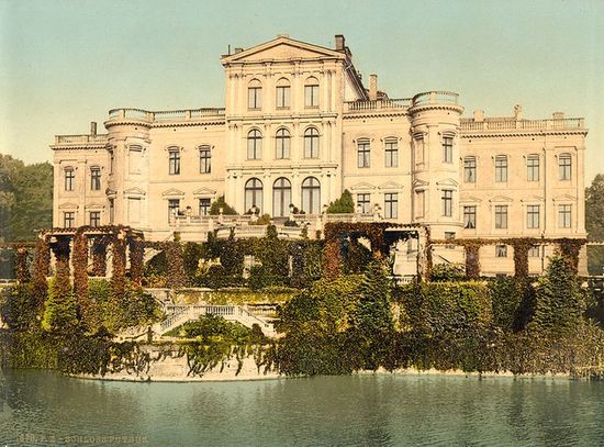 Замок Путбус (построен примерно в 1900 году))