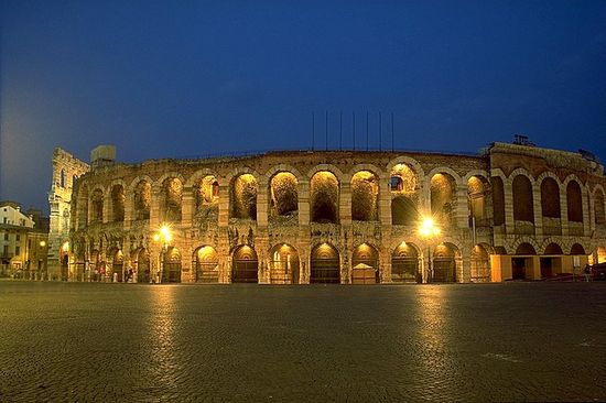 Древнеримский амфитеатр в Вероне
