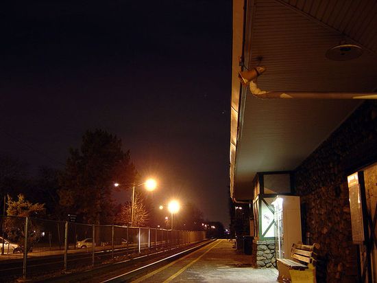 Железнодорожная станция в центре города Глен Рок