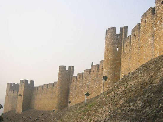 Стены Томарского замка.