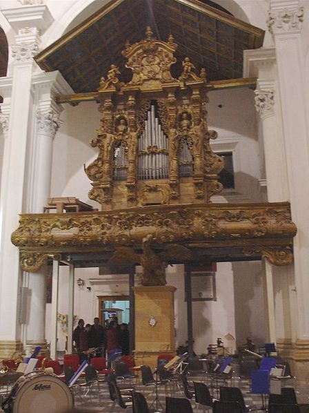Орган в церкви Богородицы