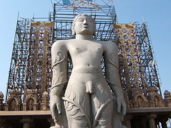 Статуя Гоматешвары