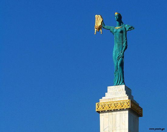 Медея с золотым руном. Памятник в Батуми