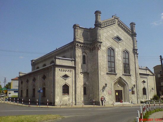 Главная синагога Пётркув-Трибунальски (1791-93) (сегодня - городская библиотека)