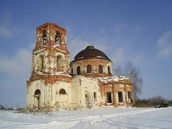 Здание храма Святой Троицы в селе Ожгибовка