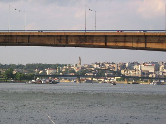 Мост Газела; на заднем плане — Старый Савский мост, за ним — Бранков мост