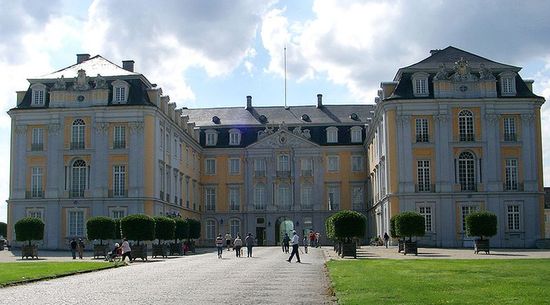 Дворец Аугустусбург