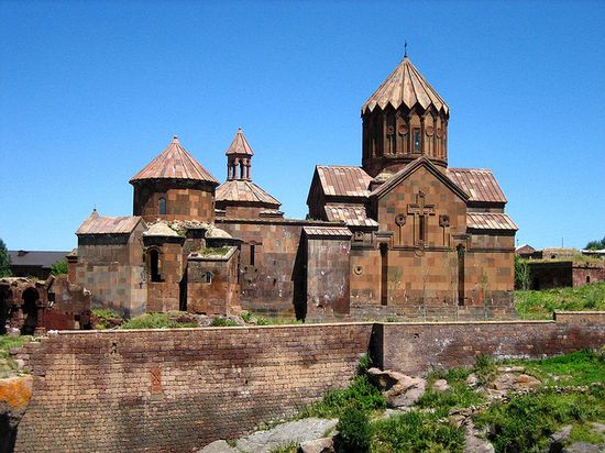 Аричаванк — армянский средневековый монастырский комплекс XIII века
