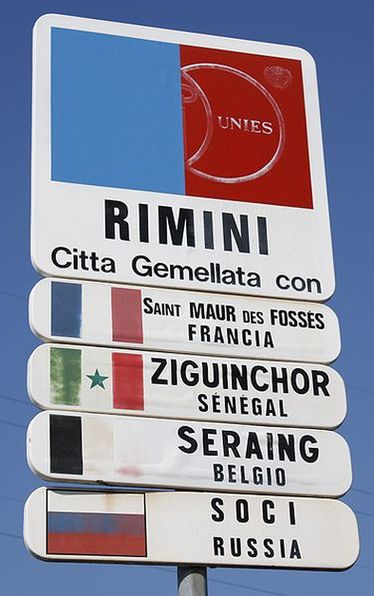 Знак на въезде в Римини