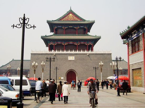Башня Гулоу (Барабанная башня) в Тяньцзине