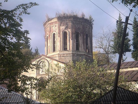 Руины грузинского храма в Закаталах, 2007 год
